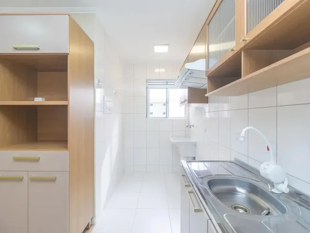 Apartamento 3 quartos e 1 banheiro, para alugar, no bairro Campo Comprido em Curitiba