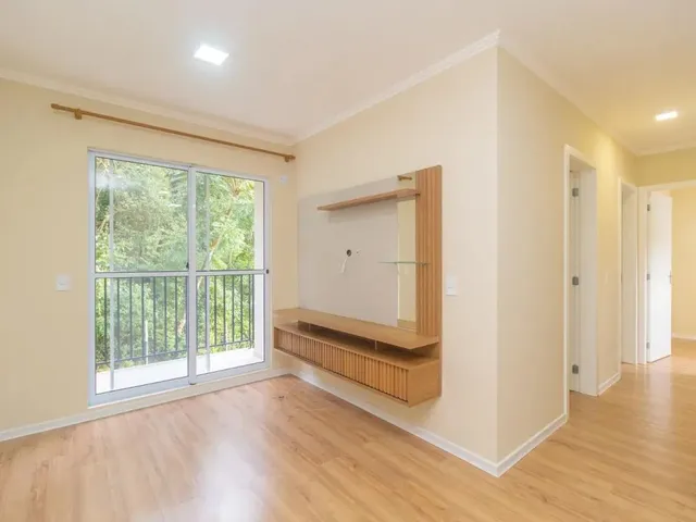 Apartamento 3 quartos e 1 banheiro, para alugar, no bairro Campo Comprido em Curitiba