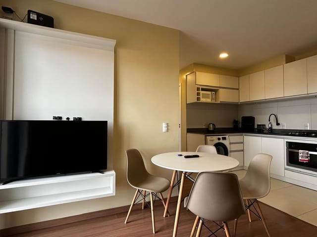 Apartamento 2 quartos e 1 banheiro, para alugar, no bairro Três Vendas em Pelotas