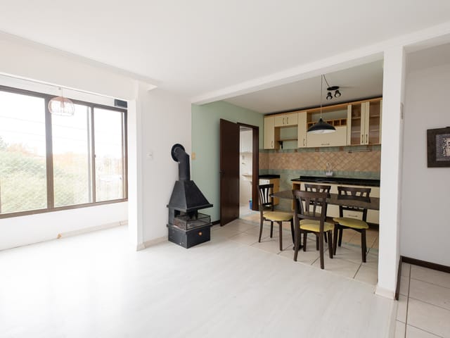 Apartamento com 60m² 1 quarto e 2 banheiros, para alugar, no bairro Três Vendas em Pelotas