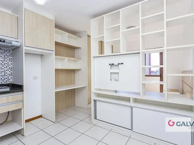Apartamento 1 quarto e 1 banheiro, para alugar, no bairro Centro em Curitiba