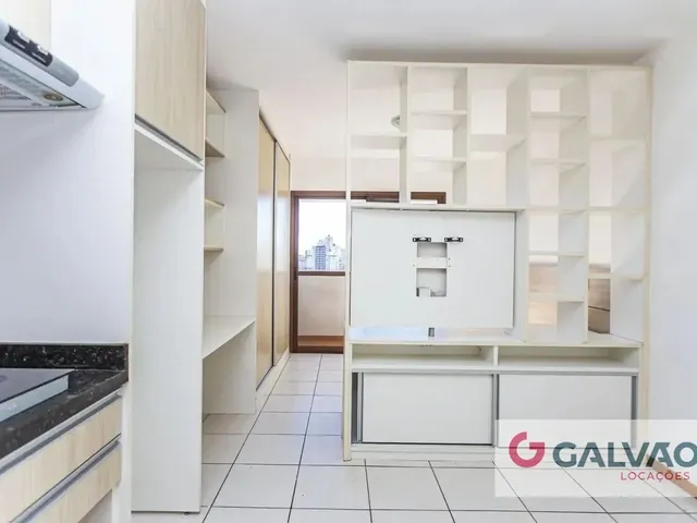 Apartamento 1 quarto e 1 banheiro, para alugar, no bairro Centro em Curitiba
