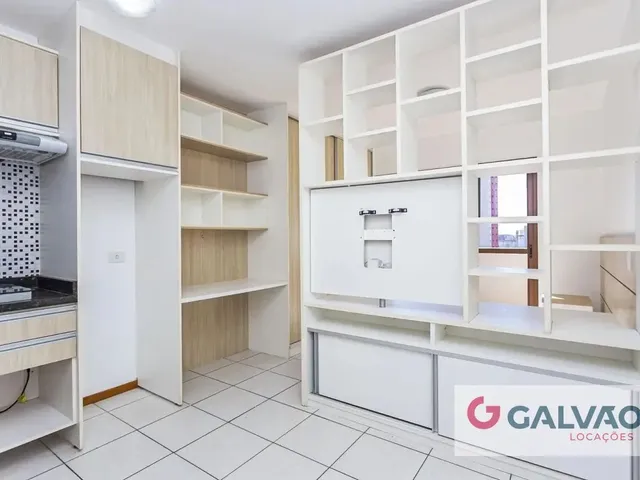 Apartamento 1 quarto e 1 banheiro, para alugar, no bairro Centro em Curitiba