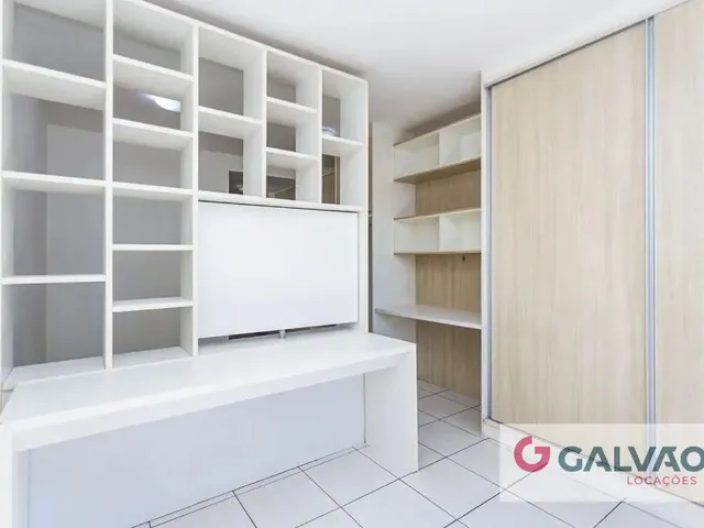 Apartamento 1 quarto e 1 banheiro, para alugar, no bairro Centro em Curitiba