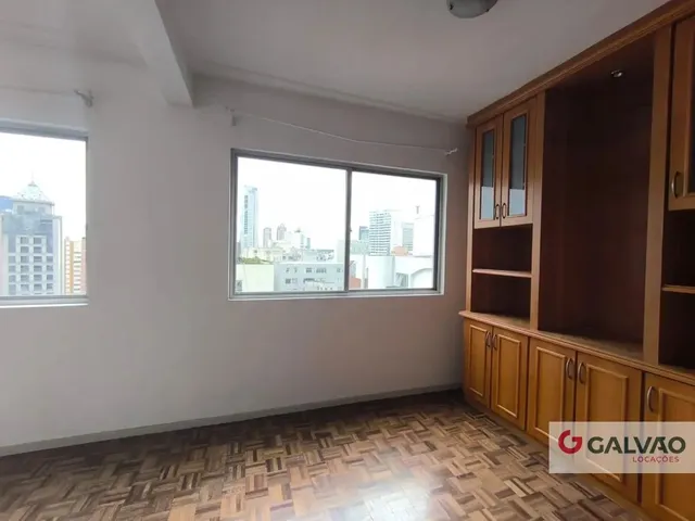 Apartamento 1 quarto e 1 banheiro, para alugar, no bairro Centro em Curitiba