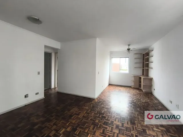 Apartamento 1 quarto e 1 banheiro, para alugar, no bairro Centro em Curitiba