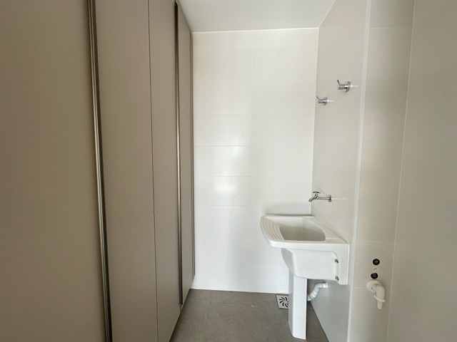 Apartamento com 182m² 3 quartos e 2 banheiros, para alugar, no bairro Guanabara em Londrina