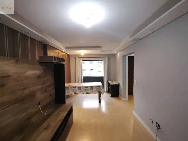 Apartamento 2 quartos e 2 banheiros, para alugar, no bairro Portão em Curitiba
