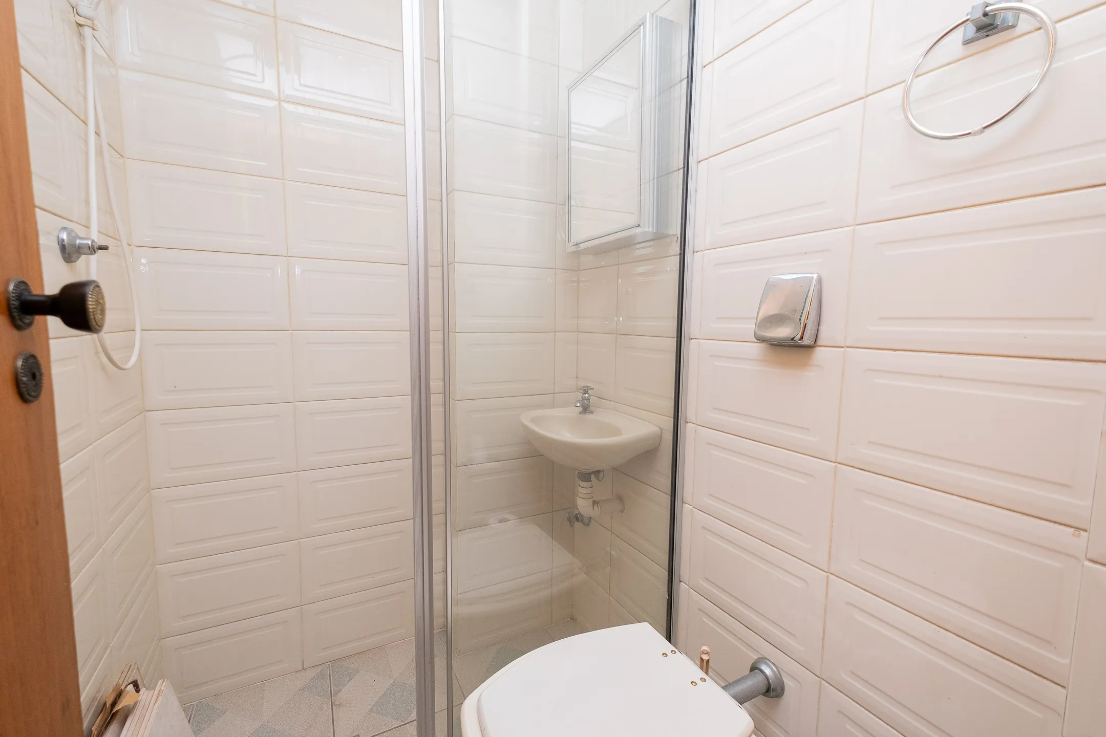 Apartamento à venda no centro de Pelotas - 299 m², 3 quartos (sendo 1 suíte), acabamentos de alto padrão, sacada e área gourmet com piscina e churrasqueira. - 14