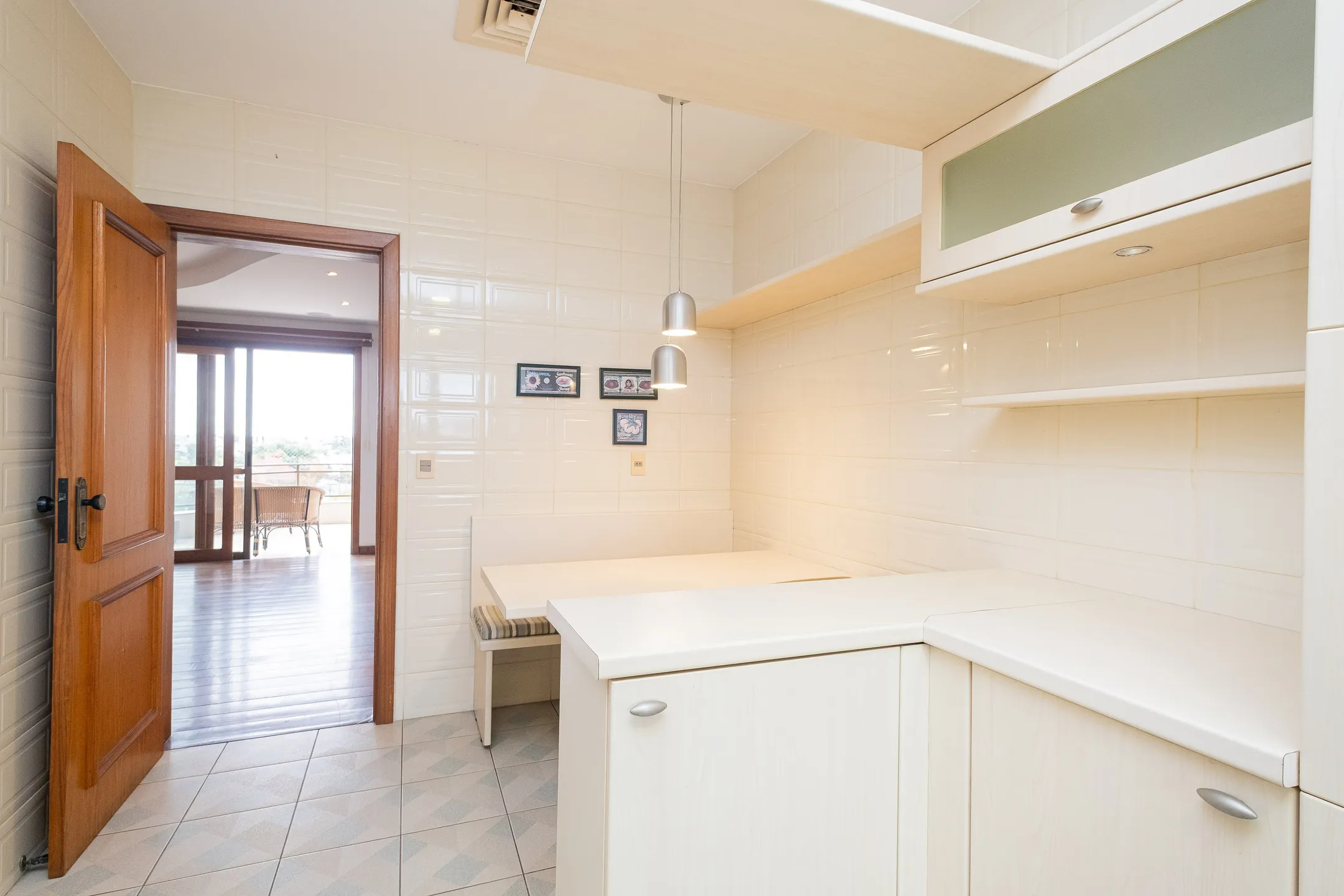 Apartamento à venda no centro de Pelotas - 299 m², 3 quartos (sendo 1 suíte), acabamentos de alto padrão, sacada e área gourmet com piscina e churrasqueira. - 11
