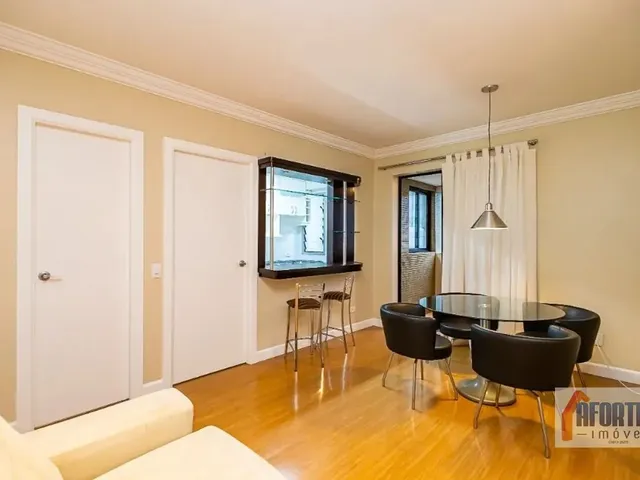 Apartamento 1 quarto e 2 banheiros, para alugar, no bairro Batel em Curitiba