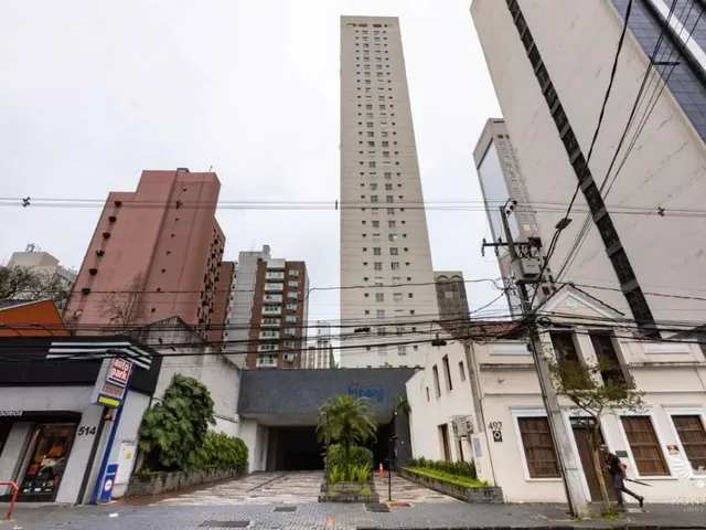 Apartamento 2 quartos e 1 banheiro, para alugar, no bairro Centro em Curitiba