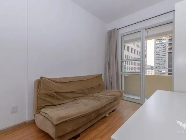 Apartamento 2 quartos e 1 banheiro, para alugar, no bairro Centro em Curitiba