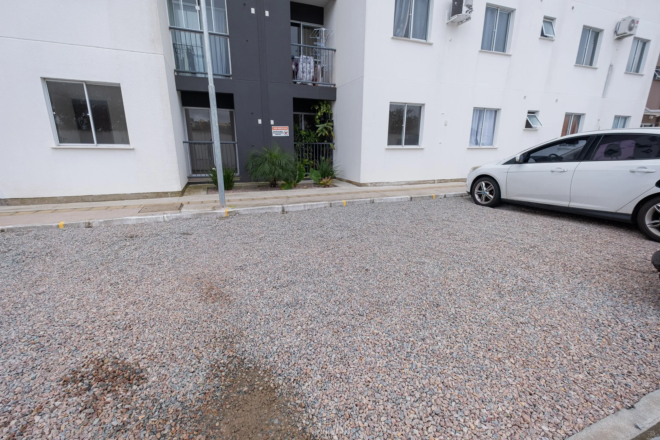 Apartamento semimobiliado à venda no Connect JK, Centro - 50 m², 2 quartos (sendo 1 suíte), cozinha planejada e sacada com ótima posição solar. - 13
