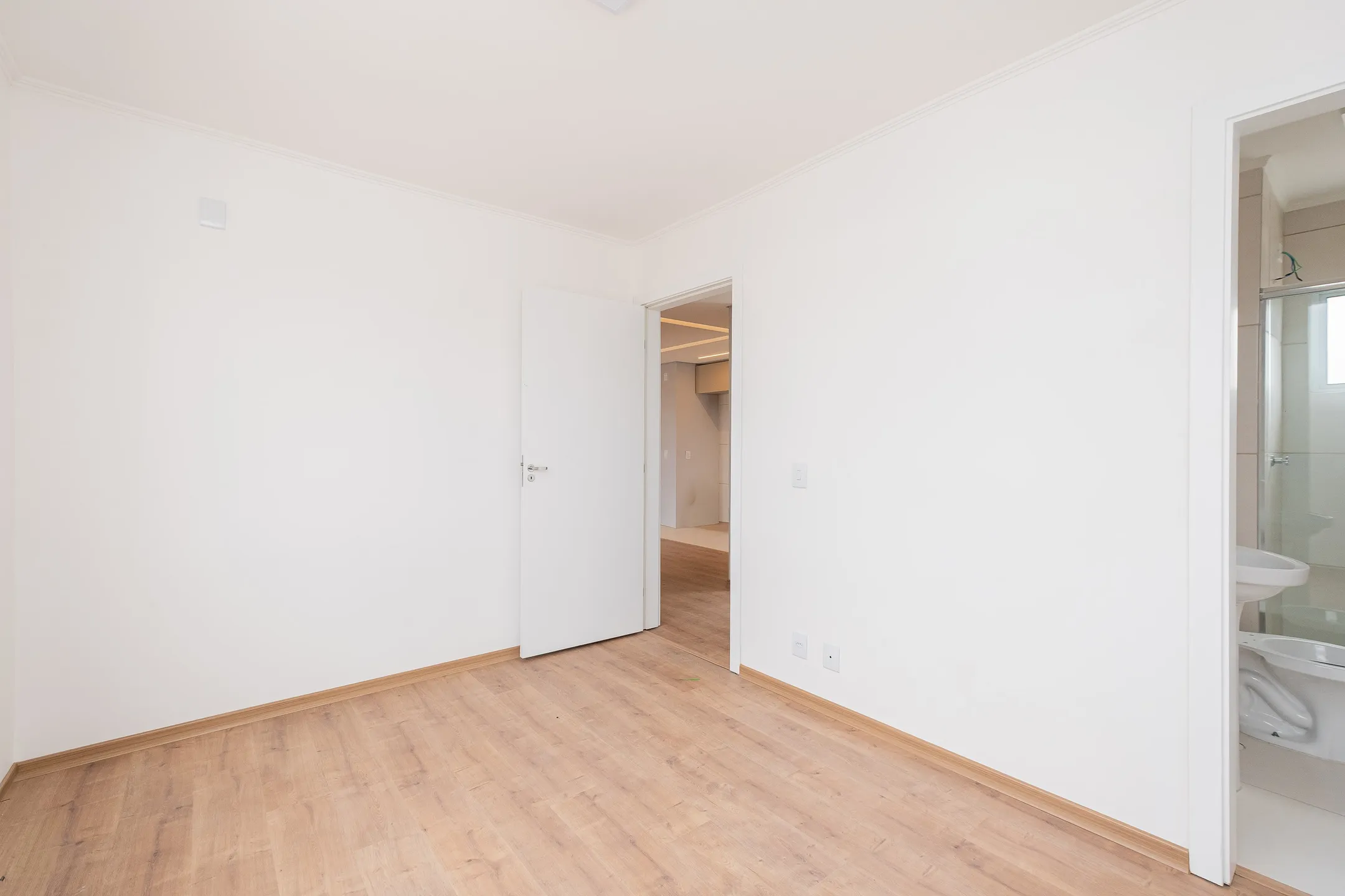 Apartamento semimobiliado à venda no Connect JK, Centro - 50 m², 2 quartos (sendo 1 suíte), cozinha planejada e sacada com ótima posição solar. - 8