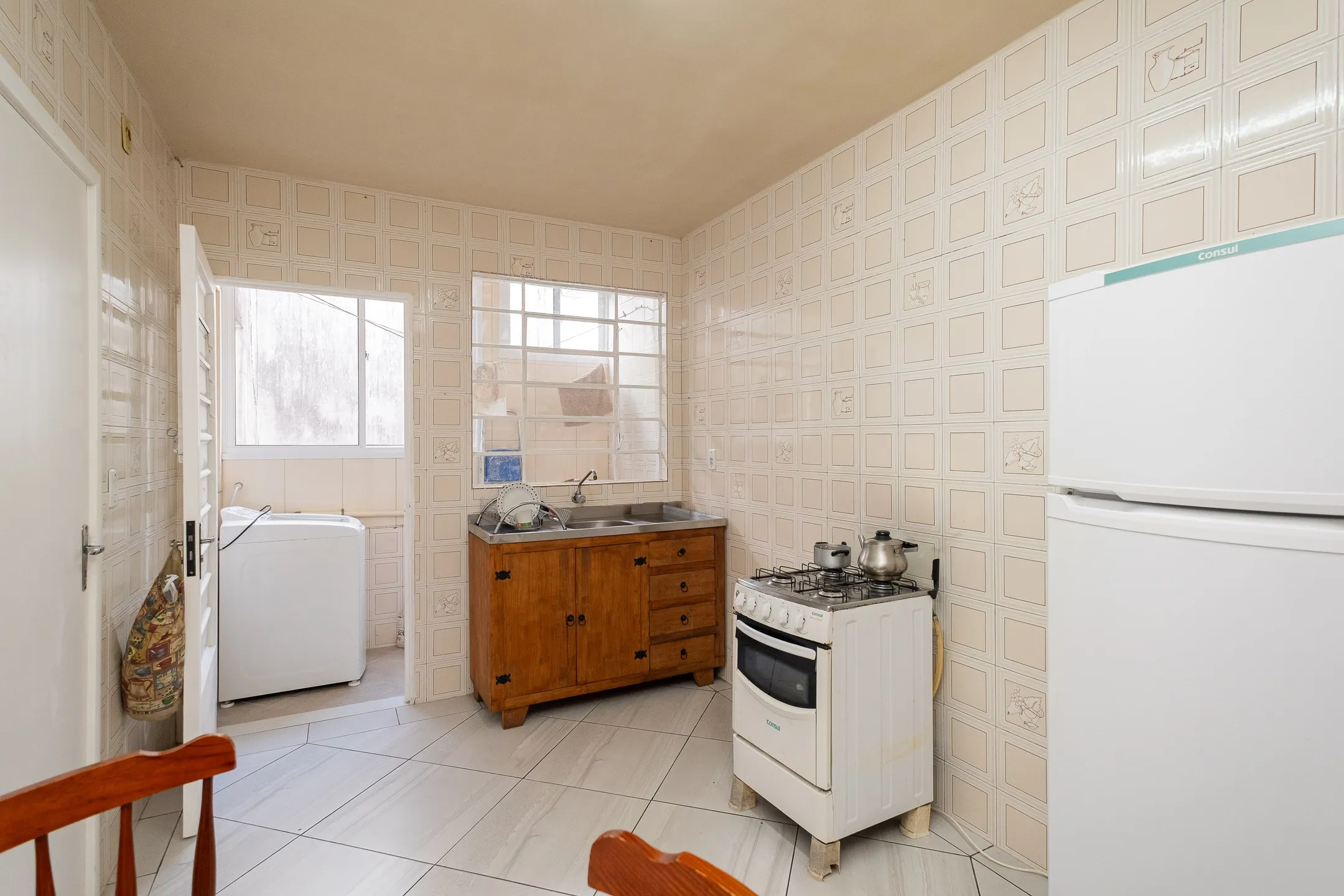 Apartamento à venda no Condomínio Yamaha, Centro - 81 m², 2 quartos, sala com lareira, piso laminado e ótima posição solar. - 6