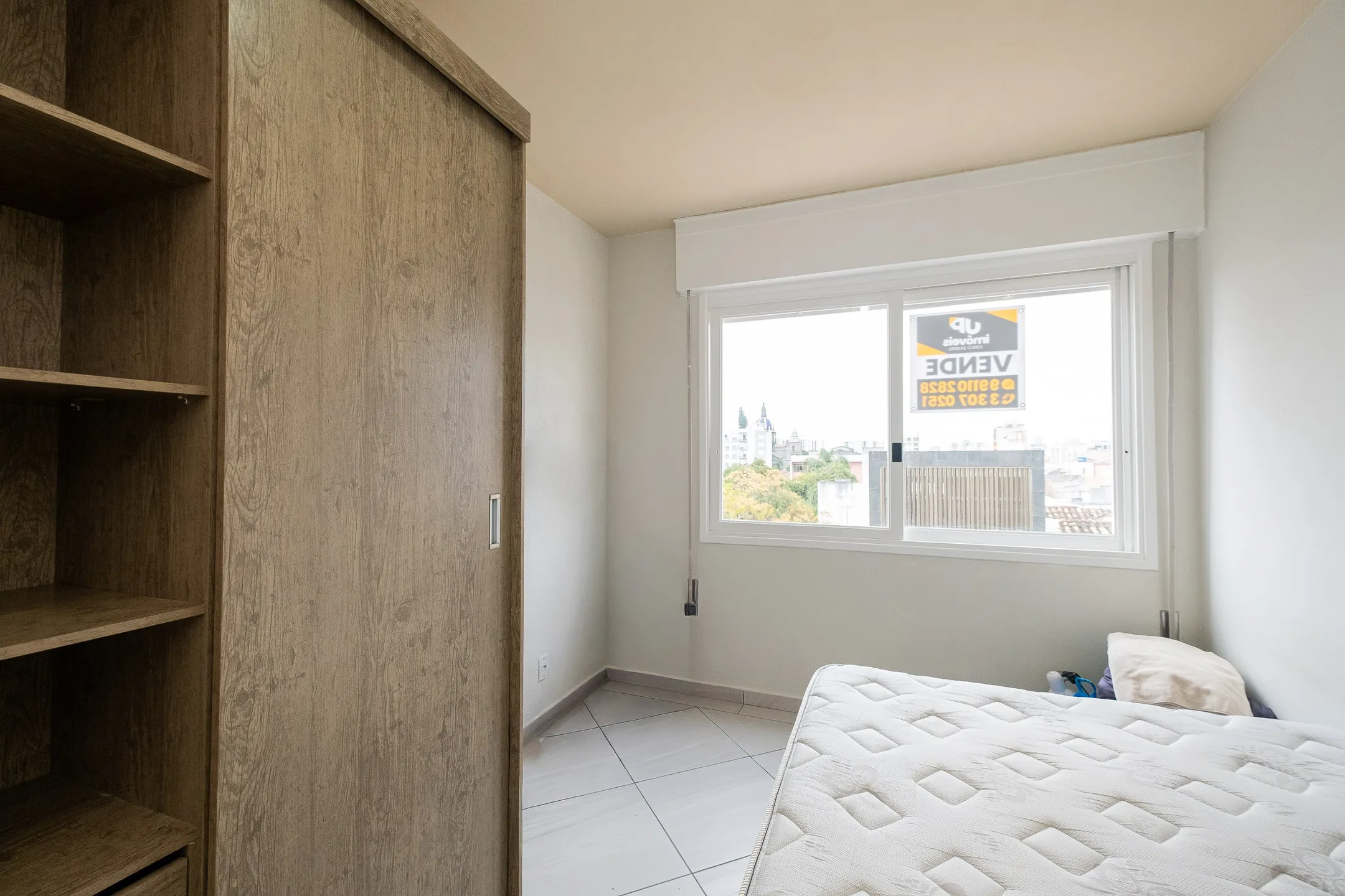 Apartamento à venda no Condomínio Yamaha, Centro - 81 m², 2 quartos, sala com lareira, piso laminado e ótima posição solar. - 9