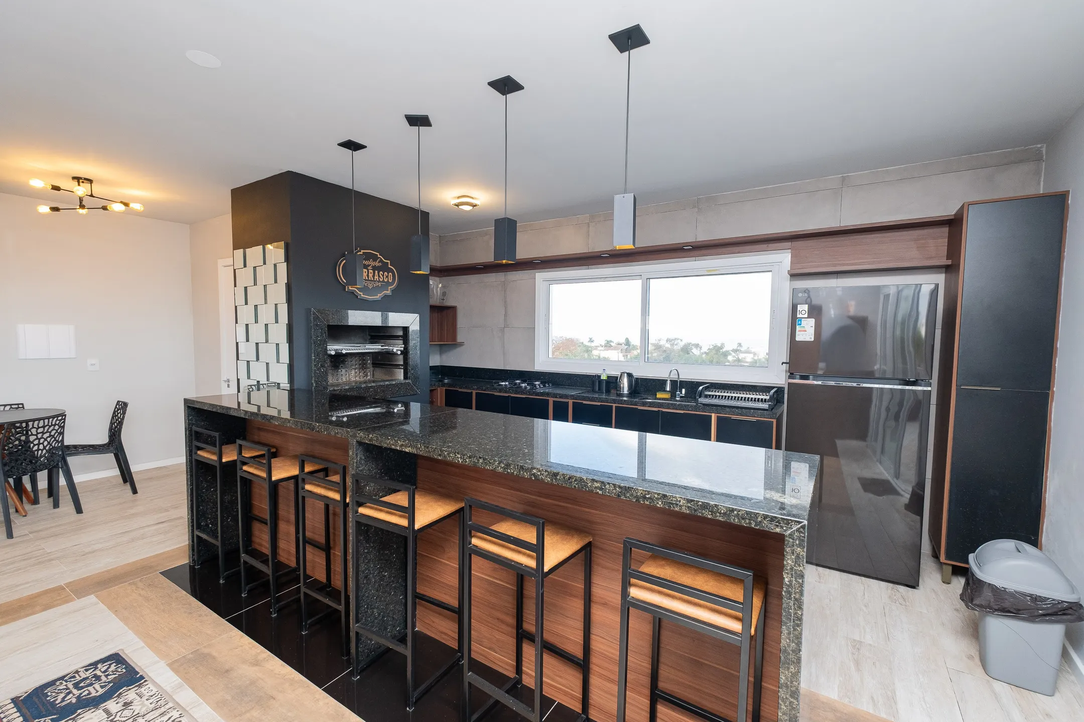 Apartamento à venda no Edifício La Vitta, Laranjal - 39 m², 1 quarto, piso laminado e sacada com ótima posição solar. - 12