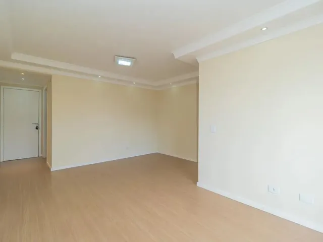 Apartamento 3 quartos e 1 banheiro, para alugar, no bairro Xaxim em Curitiba