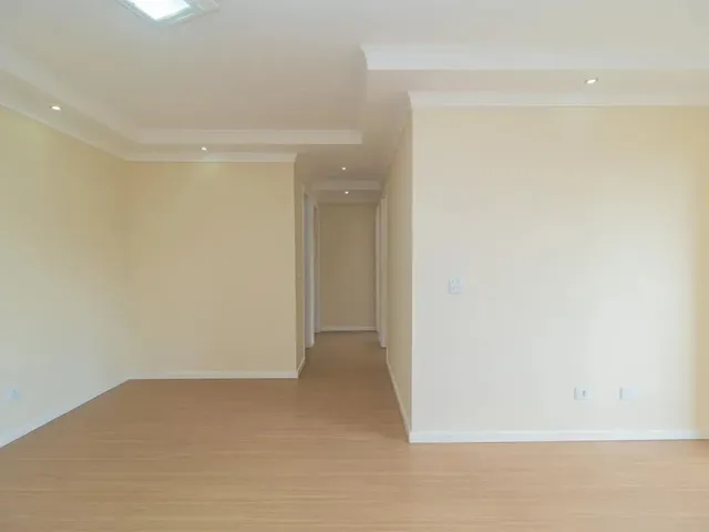 Apartamento 3 quartos e 1 banheiro, para alugar, no bairro Xaxim em Curitiba