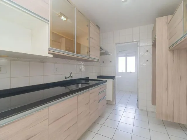 Apartamento 3 quartos e 1 banheiro, para alugar, no bairro Xaxim em Curitiba