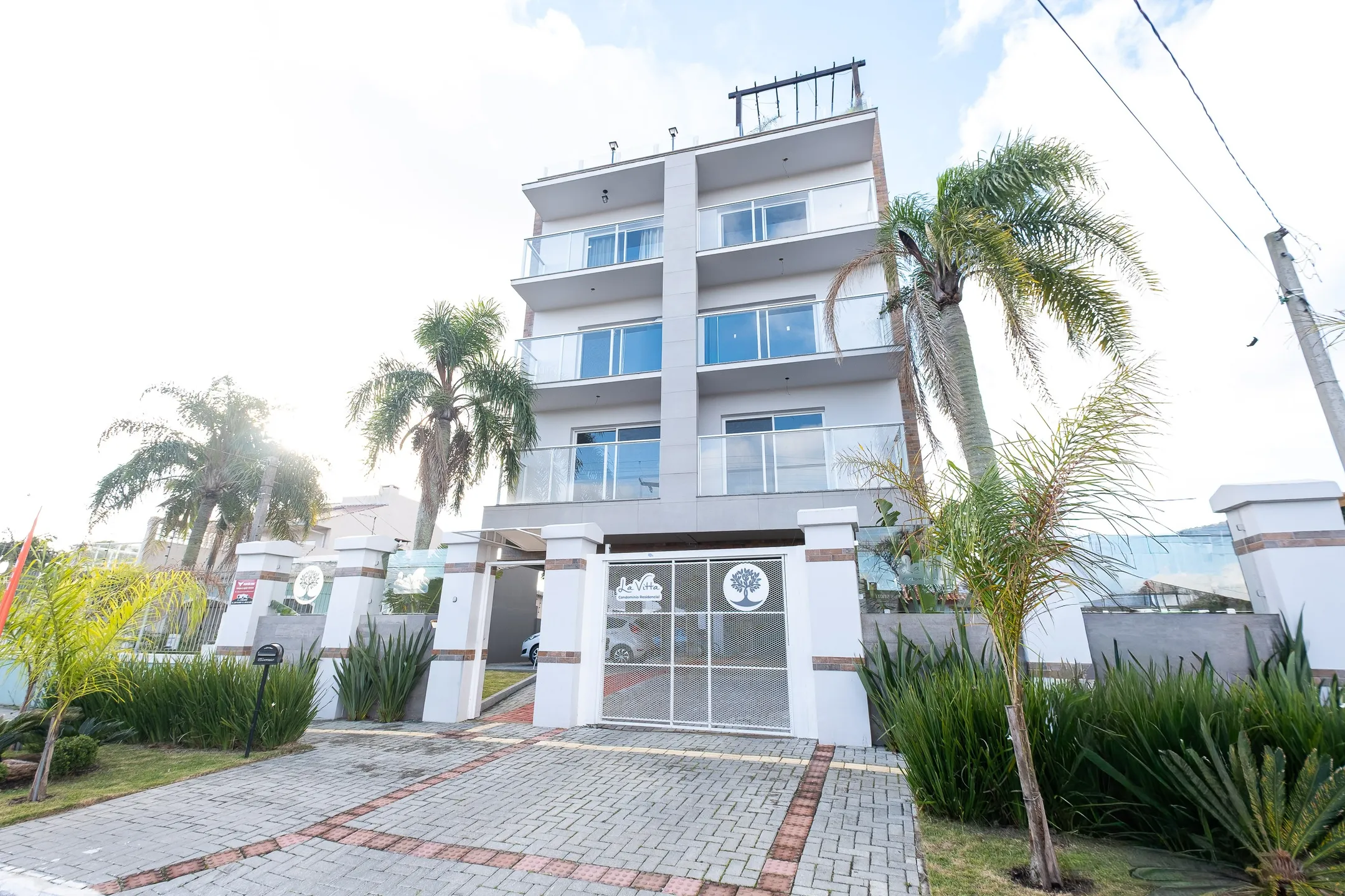 Apartamento à venda no Edifício LaVitta, Laranjal - 64 m², 2 quartos, andar alto com sacada e prédio com piscina. - 18