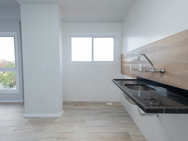Apartamento 2 quartos e 2 banheiros, à venda, no bairro Laranjal em Pelotas