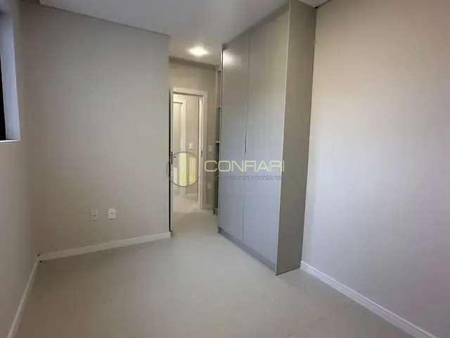 Apartamento 2 quartos e 1 banheiro, para alugar, no bairro Tabuleiro Das Oliveiras em Itapema