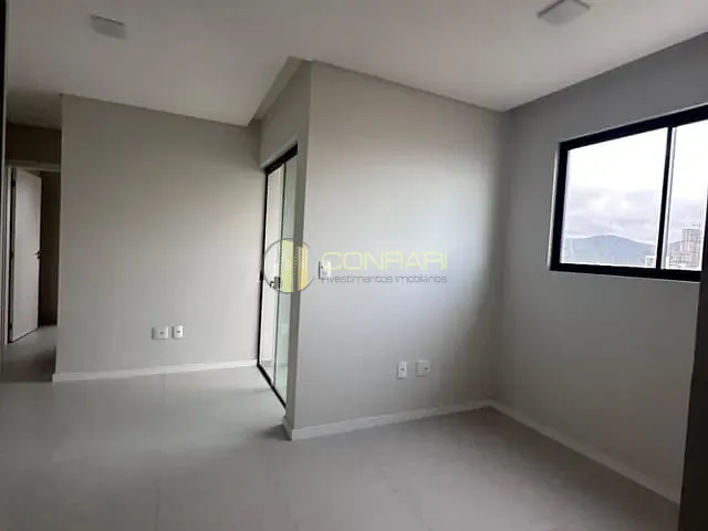 Apartamento 2 quartos e 2 banheiros, para alugar, no bairro Tabuleiro Das Oliveiras em Itapema