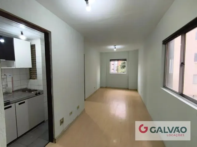 Apartamento 1 quarto e 1 banheiro, para alugar, no bairro Bigorrilho em Curitiba