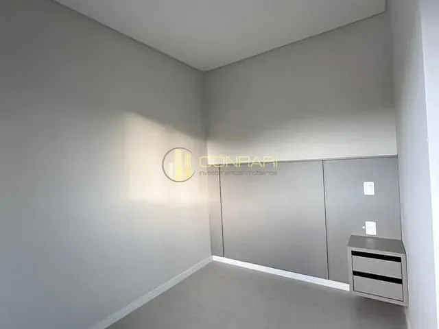 Apartamento 2 quartos e 1 banheiro, para alugar, no bairro Tabuleiro Das Oliveiraas em Itapema