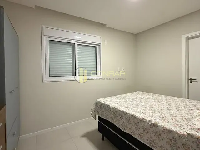 Apartamento 3 quartos e 2 banheiros, para alugar, no bairro Meia Praia em Itapema