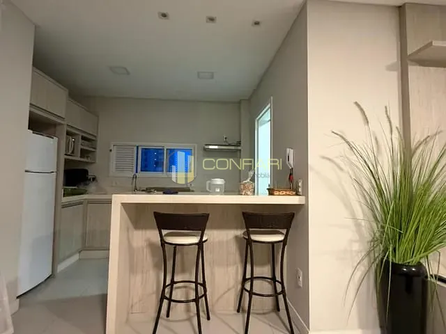 Apartamento 3 quartos e 2 banheiros, para alugar, no bairro Meia Praia em Itapema