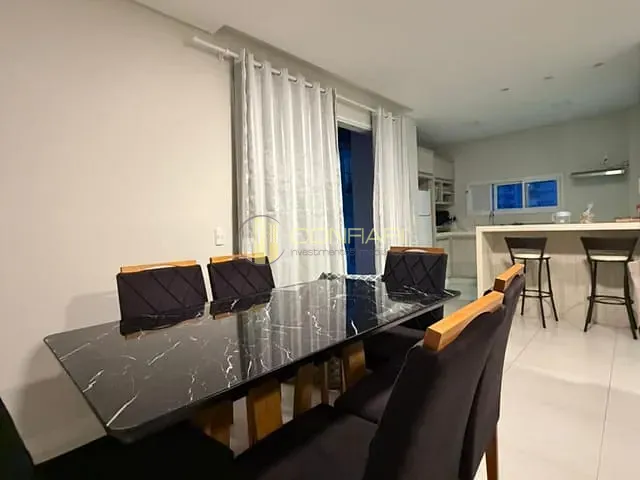 Apartamento 3 quartos e 2 banheiros, para alugar, no bairro Meia Praia em Itapema