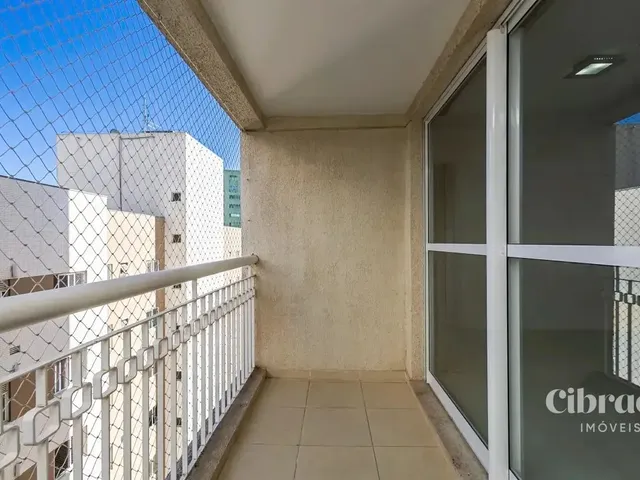 Apartamento 1 quarto e 1 banheiro, para alugar, no bairro Centro em Curitiba