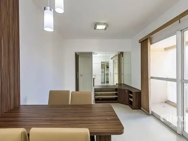 Apartamento 1 quarto e 1 banheiro, para alugar, no bairro Centro em Curitiba