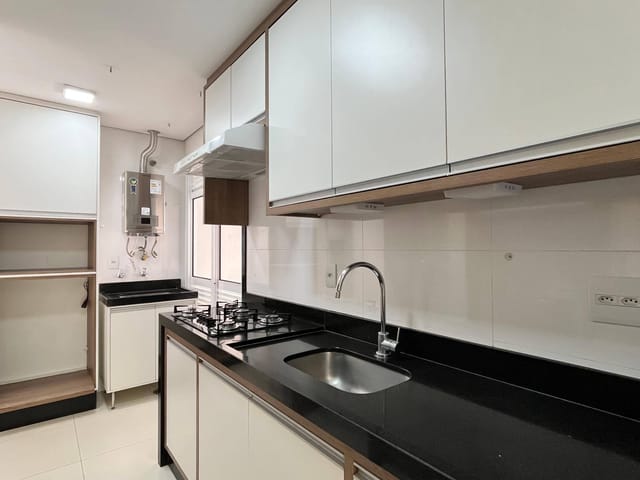 Apartamento com 156m² 3 quartos e 2 banheiros, para alugar, no bairro Gleba Fazenda Palhano em Londrina