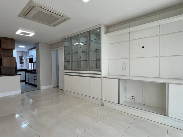 Apartamento com 156m² 3 quartos e 2 banheiros, para alugar, no bairro Gleba Fazenda Palhano em Londrina