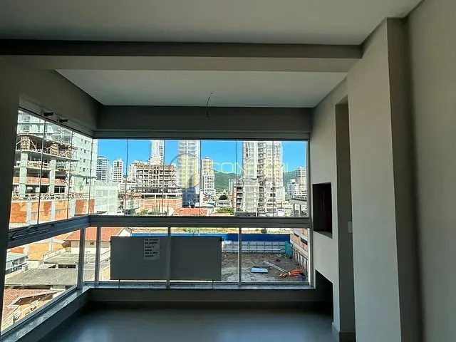 Apartamento 2 quartos e 2 banheiros, à venda, no bairro Pereque em Porto Belo