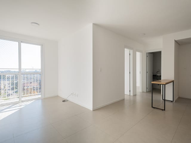 Apartamento com 63m² 2 quartos e 1 banheiro, à venda ou para alugar, no bairro Centro em Pelotas