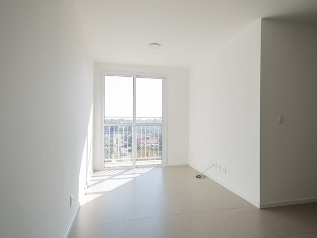 Apartamento com 63m² 2 quartos e 1 banheiro, à venda ou para alugar, no bairro Centro em Pelotas