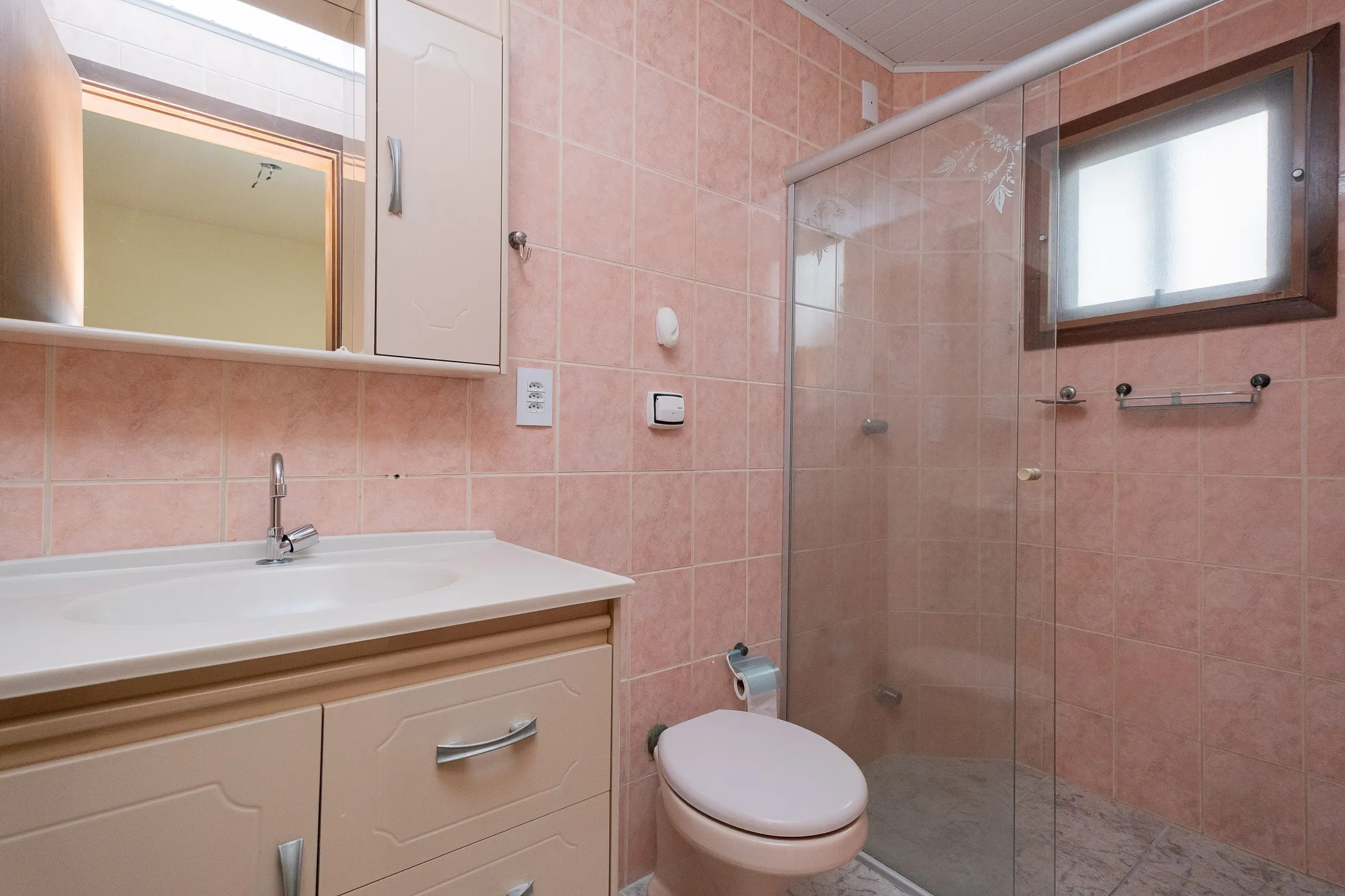 Apartamento de 3 Dormitórios para Aluguel no Centro de Pelotas RS com Excelente Localização, Ampla Área Interna e Conforto Diário - 11