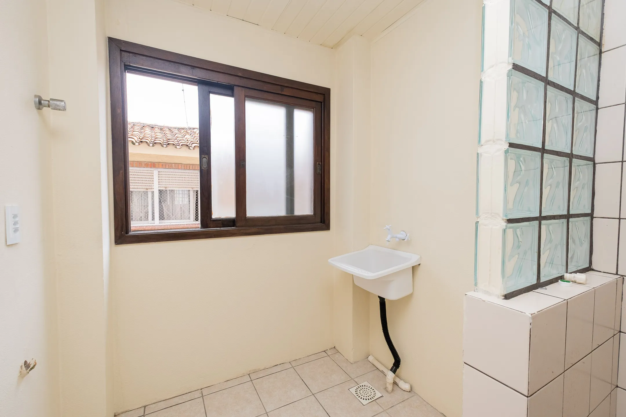 Apartamento de 3 Dormitórios para Aluguel no Centro de Pelotas RS com Excelente Localização, Ampla Área Interna e Conforto Diário - 14