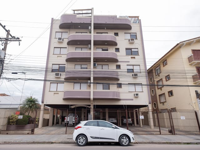 Apartamento com 107m² 3 quartos e 2 banheiros, para alugar, no bairro Centro em Pelotas