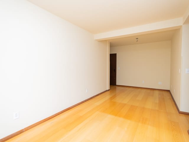 Apartamento com 107m² 3 quartos e 2 banheiros, para alugar, no bairro Centro em Pelotas