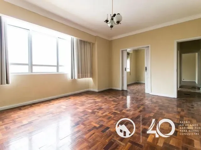 Apartamento 2 quartos e 2 banheiros, para alugar, no bairro Centro em Curitiba