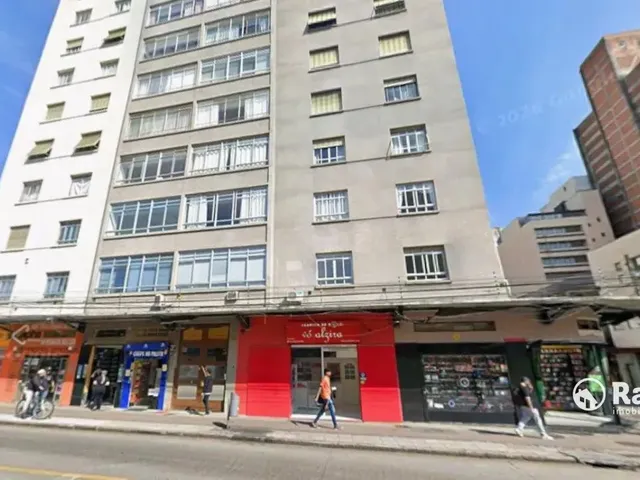 Apartamento 2 quartos e 2 banheiros, para alugar, no bairro Centro em Curitiba