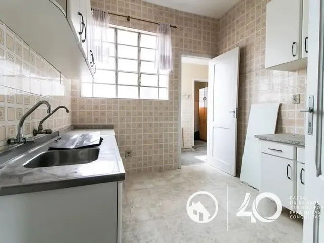 Apartamento 2 quartos e 2 banheiros, para alugar, no bairro Centro em Curitiba
