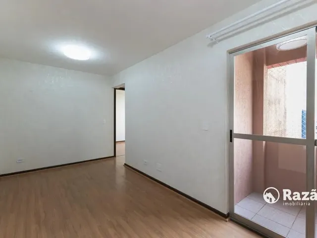Apartamento 2 quartos e 1 banheiro, para alugar, no bairro Cabral em Curitiba
