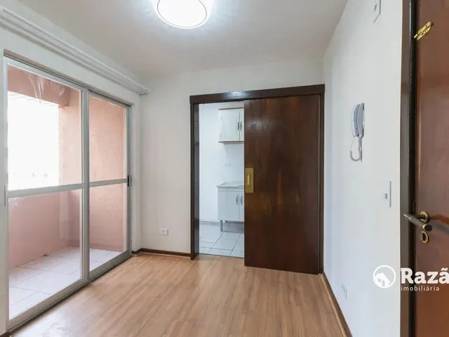 Apartamento 2 quartos e 1 banheiro, para alugar, no bairro Cabral em Curitiba